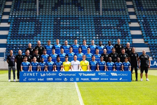 1 FC Magdeburg, 2 BL, portrait appointment, 2024 2025 official photo session team photo in the Avnet Arena in Magdeburg 3 â â row from left Oliver Poranzke team doctor , Kevin Waliczek match analyst , Eldin Dzogovic, Marcus Mathisen, Emir Kuhinja, Andi Hoti, Jean Hugonet, Falko Michel, Daniel Heber, Pierre Nadjombe, Matthias Tischer goalkeeping coach , Jannik Kirchenkamp athletics rehab coach 2 â â row from left Otmar Schork Managing Director Sport , Dr Christian Stärke team doctor , Marcel Möller physiotherapist , Cedric D™Antonio physiotherapist , Abu Bekir Ömer El Zein, Martijn Kaars, Robert Leipertz, Tobias Müller, Tarek Chahed, Philipp Hercher, Connor Krempicki, Silvio Bankert Co Coach , Andrà Kilian Co Coach , Christian Titz Head Coach , Andreas Schumacher Co Coach , Heiko Horner Equipment Manager Team Manager 1 â â Row from left Marc Andre Jürgen, Baris Atik, Lubambo Musonda, Herbert Bockhorn, Xavier Amaechi, Robert Kampa, Dominik Reimann, Noah Kruth, Alexander Nollenberger, Mohammed El Hankouri, Silas Gnaka, Bryan Teixeira, Tatsuya Ito Absent Ahmet Arslan, Jason Ceka, Dr Mathias Neumann Physiotherapist , Dr Jan Philipp Schüttrumpf Team doctor , Dr Patrick Klein Team doctor Germany, Football, Men, GER, 18 07 2024 Christian Schroedter