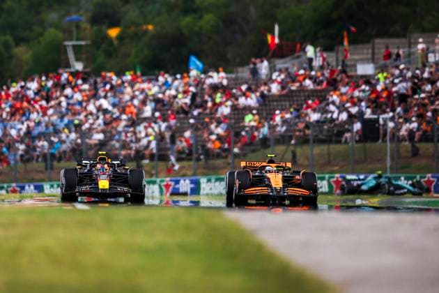 04 NORRIS Lando (gbr), McLaren F1 Team MCL38, 11 PEREZ Sergio (mex), Red Bull Racing RB20, action during the Formula 1 Hungarian Grand Prix 2024, 13th round of the 2024 Formula One World Championship, WM, Weltmeisterschaft from July 19 to 21, 2024 on the Hungaroring, in Mogyorod, Hungary - F1 - HUNGARIAN GRAND PRIX 2024 DPPI Panoramic 240720_R13_UNGHERIA_DP_EA015347