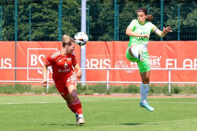 DEU, 2 BL, Frauen, 1 FC Union vs , 21 07 2024, Stadion Alte Foersterei, Berlin, DEU, 2 BL, Frauen, 1 FC Union vs , im Bild Dina Orschmannin 1 FC Union Berlin 25 , Maria Agatha Jonietz Wolfsburg II 5 DFL regulations prohibit any use of Photographs as image sequences and or quasi video Foto Juergen Engler nordphoto GmbH nordphotoxGmbHx xEngler nph00076