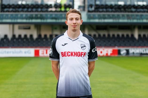 Lukas Demming SC Verl 3 Liga, Porträttermin 2024 2025 GER, Portraettermin SC Verl, Fussball, 3 Liga, Spielzeit 2024 2025, 21 07 2024 DFL Regulations prohibit any use of photographers as image sequences and or quasi video GER, Portraettermin SC Verl, Fussball, 3 Liga, Spielzeit 2024 2025, 21 07 2024 Verl Copyright: xJanxStrohdiekx JSK