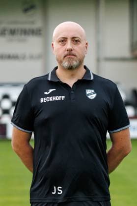 Orthopaedic team doctor Dr Jochen Schroeder SC Verl 3 Liga, Porträttermin 2024 2025 GER, Portraettermin SC Verl, Fussball, 3 Liga, Spielzeit 2024 2025, 21 07 2024 DFL Regulations prohibit any use of photographers as image sequences and or quasi video GER, Portraettermin SC Verl, Fussball, 3 Liga, Spielzeit 2024 2025, 21 07 2024 Verl Copyright: xJanxStrohdiekx JSK