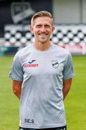 Co Trainer Sergej Schmik SC Verl 3 Liga, Porträttermin 2024 2025 GER, Portraettermin SC Verl, Fussball, 3 Liga, Spielzeit 2024 2025, 21 07 2024 DFL Regulations prohibit any use of photographers as image sequences and or quasi video GER, Portraettermin SC Verl, Fussball, 3 Liga, Spielzeit 2024 2025, 21 07 2024 Verl Copyright: xJanxStrohdiekx JSK