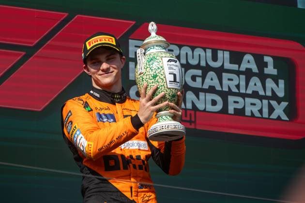 Oscar Piastri McLaren Formula 1 Team, Australia, 81 celebrates his first victory on the podium at the podium ceremony with porcelain trophy, HUN, Formula 1 World Championship, Hungarian Grand Prix, Hungaroring, Race, 21 07 2024 HUN, Formula 1 World Championship, Hungarian Grand Prix, Hungaroring, Race, 21 07 2024 Mogyorod Copyright: xEibner-Pressefoto Memmlerx EP_MMR