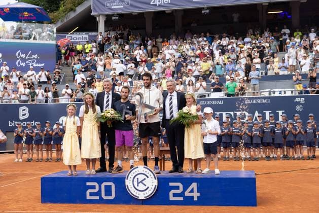 27 07 2024, Sportpark, Kitzbühel, AUT, ATP Tour, Generali Open Kitzbühel, Final, in the picture from l Herbert Günther, Matteo Berrettini ITA , Hugo Gaston FRA , Markus Bodner after the final match of Generali Open Tennis Tournament of the ATP Tour at the Sportpark in Kitzbühel, Austria on 2024 07 27 Expa Kitzbühel EP_gro