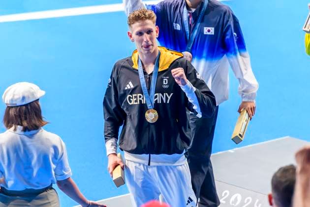 FRA, Summer Olympics Paris 2024, Swimming , Final 400m Men 27 07 2024, Bercy Arena, Paris, FRA, Summer Olympics Paris 2024, Swimming , Final 400m Men , in the picture MAERTENS Lukas GER wins the gold medal nordphotoxGmbHx xStraubmeier nph00004