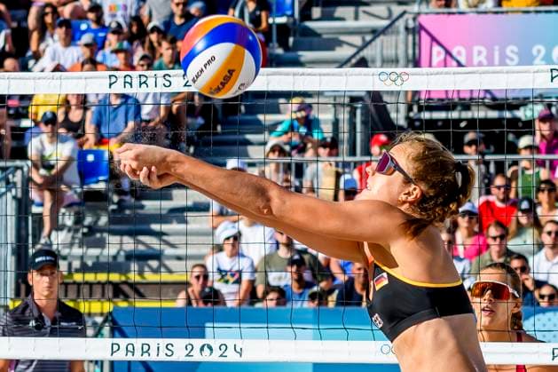 FRA, Summer Olympics Paris 2024, Beach volleyball, Womens round of 16, MULLER TILLMANN GER vs TINA ANASTASIJA 05 08 2024, Champ de Mars, Paris, FRA, Summer Olympics Paris 2024, Beach volleyball, Womens round of 16, MULLER TILLMANN GER vs TINA ANASTASIJA , pictured MULLER Svenja GER nordphotoxGmbHx xStraubmeier nph00004