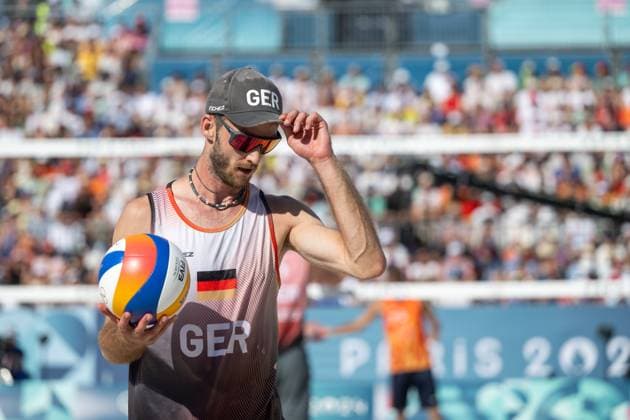 EHLERS Nils, WICKLER Clemens Germany vs BOERMANS Stefan, de GROOT Yorick Netherlands , pictured WICKLER Clemens Germany , FRA, Olympic Games Paris 2024, beach volleyball, mens quarter-finals, 06 08 2024 FRA, Olympic Games Paris 2024, beach volleyball, mens quarter-finals, 06 08 2024 Paris Copyright: xEibner-Pressefoto Memmlerx EP_MMR