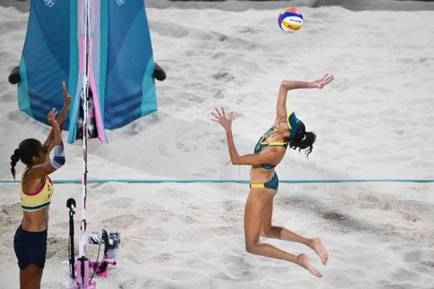 OLY24 Beach volleyball, Beachvolleyball Australian beach volleyball player Taliqua Clancy in action during the Women s Semifinal 51 beach volleyball match between Australia and Brazil at Eiffel Tower Stadium in Paris, as part of the 2024 Paris Olympic Games, Olympische Spiele, Olympia, OS France, Thursday, August 08, 2024. ( NO ARCHIVING, EDITORIAL USE ONLY, NO USE IN BOOKS WITHOUT CONSENT PARIS FRANCE Copyright: xJOELxCARRETTx 20240809131317668515