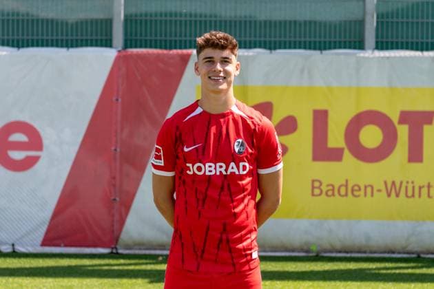 Noah Weisshaupt SC Freiburg, 07 GER, SC Freiburg, 1 BL, portrait date 2024 2025, 08 08 2024, GER, SC Freiburg, 1 BL, portrait date 2024 2025, 08 08 2024 Freiburg Copyright: xEibner-Pressefoto WolfgangxFrankx EP_WFK