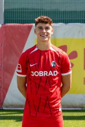 Noah Weisshaupt SC Freiburg, 07 GER, SC Freiburg, 1 BL, portrait date 2024 2025, 08 08 2024, GER, SC Freiburg, 1 BL, portrait date 2024 2025, 08 08 2024 Freiburg Copyright: xEibner-Pressefoto WolfgangxFrankx EP_WFK
