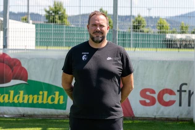 Florian Mack SC Freiburg, Physiotherapist, Sprotphysiotherapist GER, SC Freiburg, 1 BL, Portraettermin 2024 2025, 08 08 2024, GER, SC Freiburg, 1 BL, Portraettermin 2024 2025, 08 08 2024 Freiburg Copyright: xEibner-Pressefoto WolfgangxFrankx EP_WFK