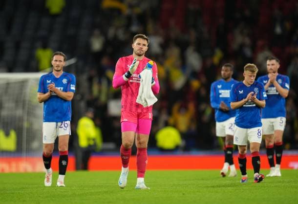 Rangers goalkeeper Jack Butland applauds the Rangers fans after the full-time whistle. Final score Rangers 0 Dynamo Kyiv 2 (Agg. 1-3). Rangers v Dynamo Kyiv, UEFA Champions League, Third Qualifying Round, Second Leg, Football, Hampden Park, Glasgow, UK, 13 Aug 2024 EDITORIAL USE ONLY No use with unauthorised audio, video, data, fixture lists, club league logos or live services. Online in-match use limited to 120 images, no video emulation. No use in betting, games or single club league player publications. Copyright: xStuartxWallace Shutterstockx 14633326cz