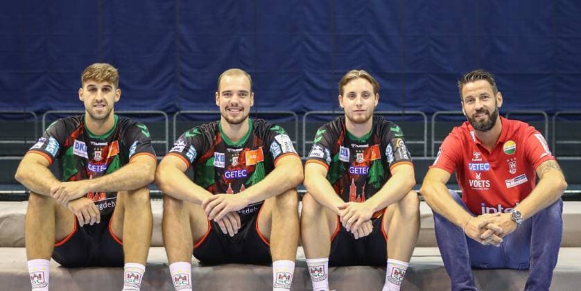 19 08 2024, xgox, Handball Daikin HBL, SC Magdeburg Photo appointment 2024 2025 emspor, v l Antonio Serradilla Cuenca Magdeburg, 15 , Tim Zechel Magdeburg, 9 , Isak Persson Magdeburg, 3 , Bennet Wiegert Magdeburg, Coach Magdeburg