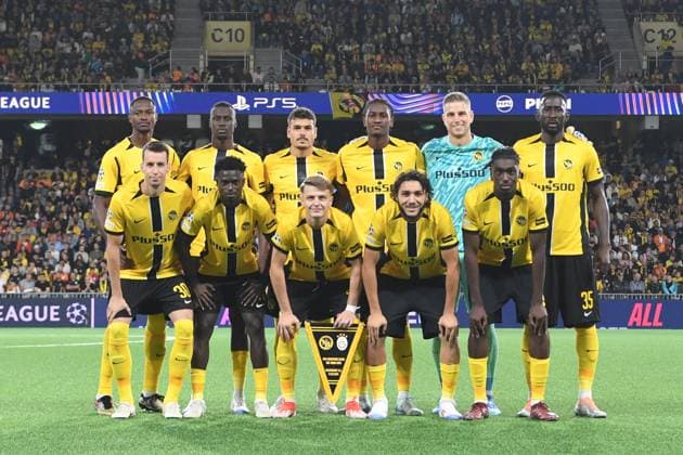 21 08 2024, Bern, Stadion Wankdorf, Uefa Champions League Play off BSC Young Boys Galatasaray Istanbul, back row f l n r 13 Mohamed Ali Camara Young Boys , 11 Ebrima Colley Young Boys , 7 Filip Ugrinic Young Boys , 77 Joel Monteiro Young Boys , 26 David von Ballmoos Young Boys and 35 Silvere Ganvoula Young Boys Front row f l n r 30 Sandro Lauper Young Boys , 20 Cheikh Niasse Young Boys , 27 Lewin Blum Young Boys , 3 Jaouen Hadjam Young Boys and 4 Aurele Amenda Young Boys Bern Stadion Wankdorf Bern Switzerland Copyright: xJustPictures.ch ManuelxWinterbergerx jp-de-MaWi-MWI_0211