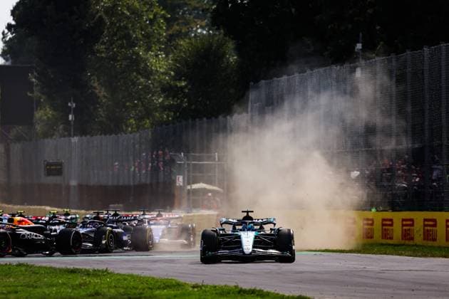 Start of the race: 04 NORRIS Lando (gbr), McLaren F1 Team MCL38, 81 PIASTRI Oscar (aus), McLaren F1 Team MCL38, 63 RUSSELL George (gbr), Mercedes AMG F1 Team W15, during the Formula 1 Pirelli Gran Premio d’Italia 2024, Italian Grand Prix 2024, 16th round of the 2024 Formula One World Championship, WM, Weltmeisterschaft from August 30 to September 1, 2024 on the Autodromo Nazionale Monza, in Monza, Italy - F1 - ITALIAN GRAND PRIX 2024 DPPI Panoramic 240901_R16_ITALIA_DP_FG0O8210