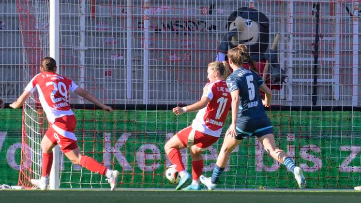 GER, Berlin, Football, 1 FC Union Berlin vs Rasenballsport Leipzig DFB Pokal, Matchday 2, Women, Bundesliga, DFB, Season 2024 2025, Alte Foersterei, Goal for 1 0 by Dina Orschmann Union Berlin 11 , DFB DFL REGULATIONS PROHIBIT ANY USE OF PHOTOGRAPHS AS IMAGE SEQUENCES AND OR QUASI VIDEO, 08 09 2024, Copyright: HMBxMedia UwexKoch