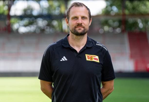 Trainer Bo Svensson; 1.FC Union Berlin FCU; 1.BL 1.Bundesliga, Porträttermin 2024 2025, Headshot, Headshots, Porträt, Vorstellung, Präsentation, Pressetermin, Fußball, GER, Copyright: 1. FC Union Berlin via Contrast