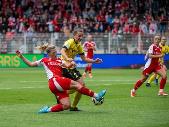 Soccer, Women, Season 2024 2025, 2 Women Bundesliga 3 Matchday , 1 FC Union Berlin SV 67 Weinberg, v l Dina Orschmann 1 Women 1 FC Union , Anna Grimm Weinberg , assist for the goal to 1 0 by Lisa Heiseler right, 1 Women 1 FC Union , 15 09 2024, Copyright: xMatthiasxKochx