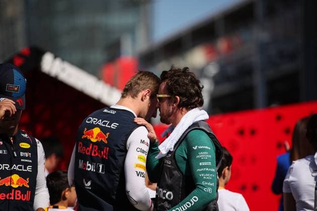 Sport Bilder des Tages VERSTAPPEN Max (ned), Red Bull Racing RB20, portrait, ALONSO Fernando (spa), Aston Martin F1 Team AMR24, portrait during the Formula 1 Azerbaijan Grand Prix 2024, 17th round of the 2024 Formula One World Championship, WM, Weltmeisterschaft from September 13 to 15, 2024 on the Baku City Circuit, in Baku, Azerbaijan - F1 - AZERBAIJAN GRAND PRIX 2024 DPPI Panoramic 240915_R17_AZERBAIJAN_DP_EA010008