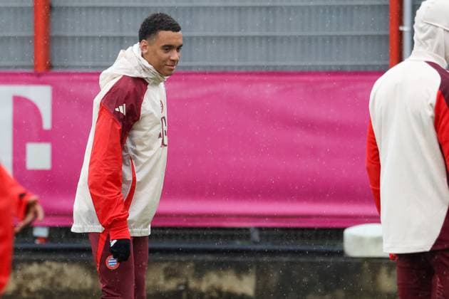 Jamal Musiala FC Bayern Muenchen, 42 at training in the rain, Final training, FC Bayern Muenchen, Football, UEFA Champions League, Matchday 1, Season 24 25, 16 09 2024, Final training, FC Bayern Muenchen, Football, UEFA Champions League, Matchday 1, Season 24 25, 16 09 2024 Muenchen Copyright: xEibner-Pressefoto JennixMaulx EP_JML