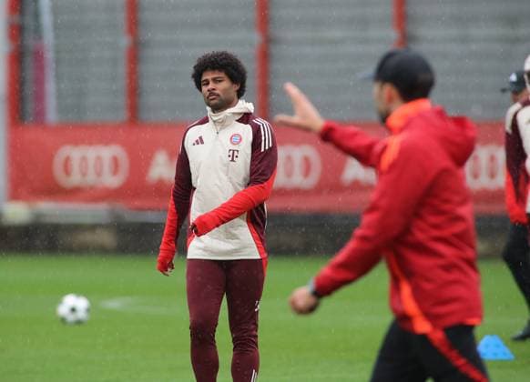 Munich, Germany September 16, 2024 Football, Men, Season 2024 2025, FC Bayern Munich, Säbener Strasse, Training ground, Final training, Champions League Serge Gnabry FC Bayern Munich look, look, facial expression
