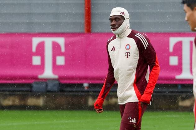 Alphonso Davies FC Bayern Muenchen, 19 at training in the rain, Final training, FC Bayern Muenchen, Football, UEFA Champions League, Matchday 1, Season 24 25, 16 09 2024, Final training, FC Bayern Muenchen, Football, UEFA Champions League, Matchday 1, Season 24 25, 16 09 2024 Muenchen Copyright: xEibner-Pressefoto JennixMaulx EP_JML
