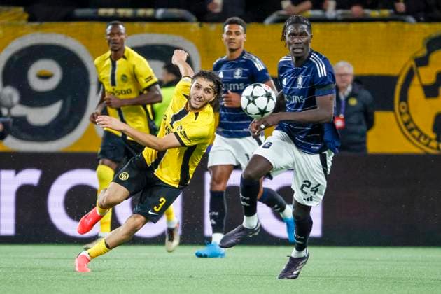 Jaouen Hadjam BSC Young Boys, 03 and Amadou Onana Aston Villa, 24 in a running duel , Football, UEFA Champions League, Matchday 1, 2024 2025, Young Boys Bern vs Aston Villa, 17 09 2024, Stadion Wankdorf, Bern, Switzerland Bern Stadion Wankdorf Bern Switzerland Copyright: xGrantxHubbsx
