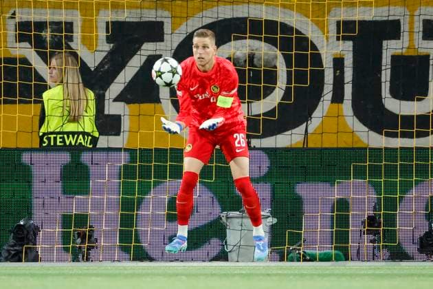 David von Ballmoos BSC Young Boys, 26 faengt den Ball , Football, UEFA Champions League, 1 Matchday, 2024 2025, Young Boys Bern vs Aston Villa, 17 09 2024, Stadion Wankdorf, Bern, Switzerland Bern Stadion Wankdorf Bern Switzerland Copyright: xGrantxHubbsx