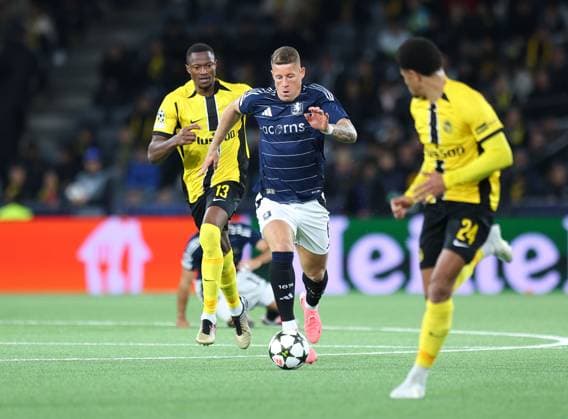 Ross Barkley of Aston Villa Young Boys v Aston Villa, UEFA Champions League, Group Stage, Football, Wankdorf Stadium, Bern, Switzerland, 17 Sep 2024 EDITORIAL USE ONLY No use with unauthorised audio, video, data, fixture lists, club league logos or live services. Online in-match use limited to 120 images, no video emulation. No use in betting, games or single club league player publications. Copyright: xMichaelxZemanek Shutterstockx 14722110be