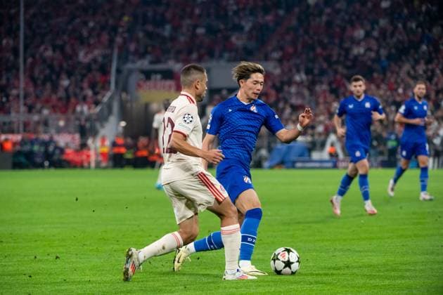 Takuya Ogiwara GNK Dinamo, 03 in duel with Raphael Guerreiro FC Bayern Muenchen, 22 , GER, FC Bayern Muenchen vs GNK Dinamo Zagreb, Football, Champions League, Matchday 1, Season 2024 2025, 17 09 2024 GER, FC Bayern Muenchen vs GNK Dinamo Zagreb, Football, Champions League, Matchday 1, Season 2024 2025, 17 09 2024 Muenchen Copyright: xEibner-Pressefoto Memmlerx EP_MMR