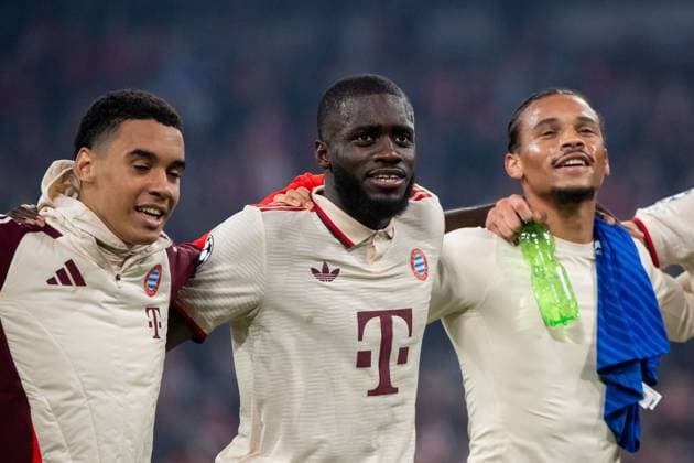 Jamal Musiala FC Bayern Muenchen, 42 , Dayot Upamecano FC Bayern Muenchen, 02 , Leroy Sane FC Bayern Muenchen, 10 celebrate the victory and thank the fans after the match, GER, FC Bayern Muenchen vs GNK Dinamo Zagreb, Football, Champions League, Matchday 1, Season 2024 2025, 17 09 2024 GER, FC Bayern Muenchen vs GNK Dinamo Zagreb, Football, Champions League, Matchday 1, Season 2024 2025, 17 09 2024 Muenchen Copyright: xEibner-Pressefoto Memmlerx EP_MMR