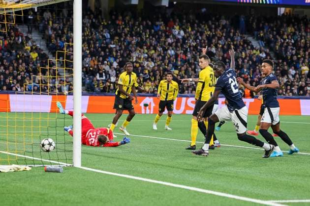 0 1 Goal for Aston Villa by Youri Tielemans Aston Villa, 08 , Football, UEFA Champions League, Matchday 1, 2024 2025, Young Boys Bern vs Aston Villa, 17 09 2024, Stadion Wankdorf, Bern, Switzerland Bern Stadion Wankdorf Bern Switzerland Copyright: xGrantxHubbsx