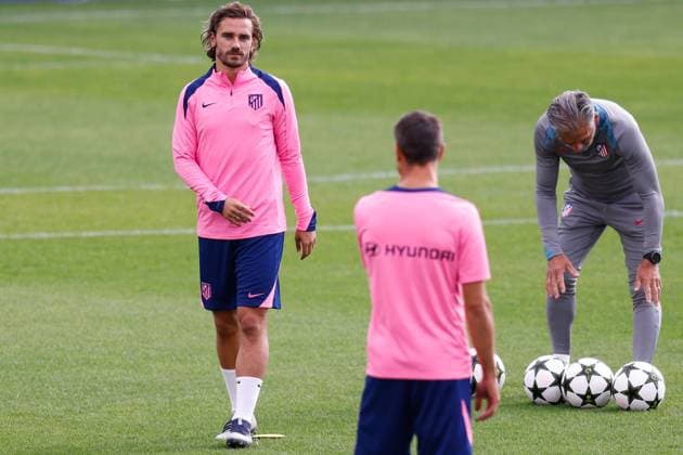 September 18, 2024, Majadahonda, Madrid, SPAIN: Antoine Griezmann of Atletico de Madrid looks on during the training day of Atletico de Madrid ahead of the UEFA Champions League, football match against RB Leipzig, at Ciudad Deportiva Wanda Atletico de Madrid on September 18, 2024, in Majadahonda, Madrid, Spain. Majadahonda SPAIN - ZUMAa181 20240918_zaa_a181_068 Copyright: xDennisxAgyemanx