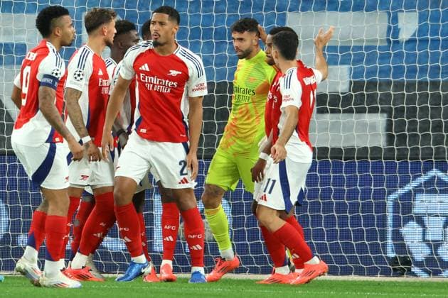 GRUPPO, WILLIAM SALIBA, DAVID RAYA, Arsenal, Champions League, 2024-25, Atalanta vs Arsenal 0-0, 19-09-2024, Esultanza, Celebration, Jube, Rigore parato, After penalty kick saved CHAMPIONS LEAGUE 2024-25 ATALANTA-ARSENAL 0-0