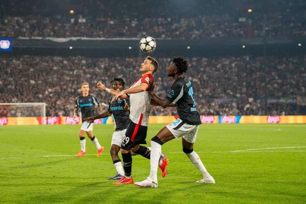 Santiago Gimenez Feyenoord Rotterdam, 29 and Edmond Tapsoba Bayer Leverkusen, 12 in the match Feyenoord Rotterdam vs Bayer Leverkusen, Soccer, Champions League, Matchday 1, Season 2024 2025, 19 09 2024 Feyenoord Rotterdam vs Bayer Leverkusen, Soccer, Champions League, Matchday 1, Season 2024 2025, 19 09 2024 Rotterdam Copyright: xEibner-Pressefoto JustinxDerondex EP_JDU