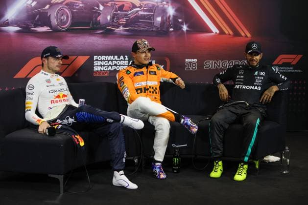 NORRIS Lando (gbr), McLaren F1 Team MCL38, portrait VERSTAPPEN Max (ned), Red Bull Racing RB20, portrait HAMILTON Lewis (gbr), Mercedes AMG F1 Team W15, portrait press conference, PK, Pressekonferenz during the Formula 1 Singapore Grand Prix 2024, 18th round of the 2024 Formula One World Championship, WM, Weltmeisterschaft from September 20 to 22, 2024 on the Marina Bay Circuit, in Singapore, Singapore - F1 - SINGAPORE GRAND PRIX 2024 DPPI Panoramic 240921_R18_SINGAPORE_DP_XB5_0279