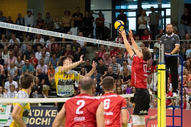 v li Philipp Kuechenhoff TSV Grafing, 03 , Aurel Sprenger TV Rottenburg, 17 GER, TV Rottenburg vs TSV Grafing, Volleyball, Men, 2 Bundesliga, Season 24 25, 21 09 2024, GER, TV Rottenburg vs TSV Grafing, Volleyball, Men, 2 Bundesliga, Season 24 25, 21 09 2024 Rottenburg Copyright: xEibner-Pressefoto WolfgangxFrankx EP_WFK