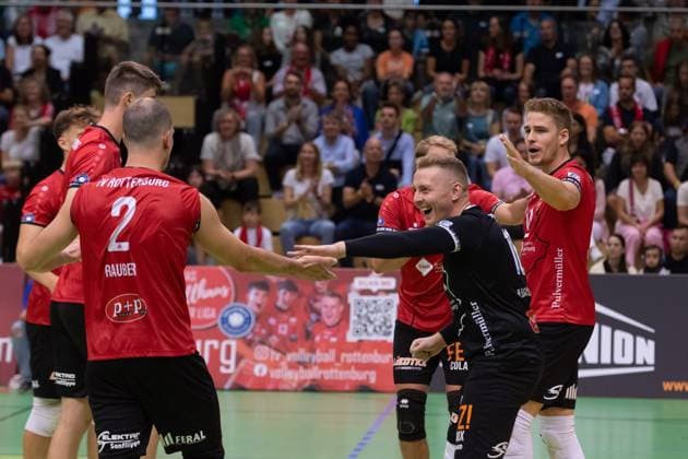 from left Moritz Rauber TV Rottenburg, 02 , Johannes Elsaesser TV Rottenburg, 16 , Timon Schippmann TV Rottenburg, 14 jubel, Freude GER, TV Rottenburg vs TSV Grafing, Volleyball, Men, 2 Bundesliga, Season 24 25, 21 09 2024, GER, TV Rottenburg vs TSV Grafing, Volleyball, Men, 2 Bundesliga, Season 24 25, 21 09 2024 Rottenburg Copyright: xEibner-Pressefoto WolfgangxFrankx EP_WFK