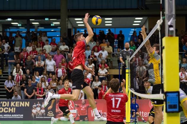 v li Maik Traumann TV Rottenburg, 06 , Niklas Trogisch TSV Grafing, 13 GER, TV Rottenburg vs TSV Grafing, Volleyball, Men, 2 Bundesliga, Season 24 25, 21 09 2024, GER, TV Rottenburg vs TSV Grafing, Volleyball, Men, 2 Bundesliga, Season 24 25, 21 09 2024 Rottenburg Copyright: xEibner-Pressefoto WolfgangxFrankx EP_WFK