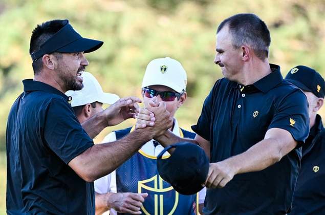 September 27, 2024, Montreal, Pq, Canada: International team members Jason Day of Australia, left, and Christiaan Bezuidenhout of South Africa celebrate after defeating the United States during their second round foursome match at the Presidents Cup golf tournament at the Royal Montreal Golf Club in Montreal, Friday, Sept. 27, 2024. Jason Day, Christiaan Bezuidenhout, - ZUMAc35_ 20240927_zaf_c35_175 Copyright: xGrahamxHughesx