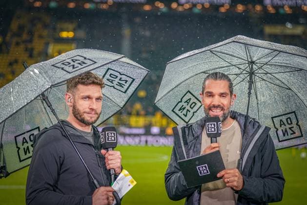 Soccer 1 Bundesliga 2024 2025, Matchday 5, Borussia Dortmund vs VfL Bochum 1848, BVB SIGNAL IDUNA PARK DAZN with football expert Moritz Volz and presenter Daniel Herzog Sports streaming, live broadcasts, soccer, Bundesliga, Champions League, Europa League, exclusive rights, streaming service, sports subscriptions, competition to Sky, on-demand sports, price adjustments, growth strategy, international expansion, digital sports rights, streaming technology, market leader Dortmund Signal Iduna Park Germany Copyright: xJOERANxSTEINSIEKx
