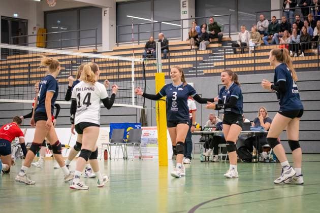 3 Liga West 2 Matchday BW Lohne vs FCJ Köln 2, 28 09 2024 Julia Nuxoll BW Lohne, 4 , Frida Nordlohne BW Lohne, 14 , Jule Nuxoll BW Lohne, 3 , Theresa Bokern BW Lohne, 7 , Mailin Kreymborg BW Lohne, 10 3 Liga West 2 Matchday BW Lohne vs FCJ Köln 2 on 28 09 2024 in Lohne Lohneum , Germany, Copyright: xBEAUTIFULxSPORTS Neddermannx