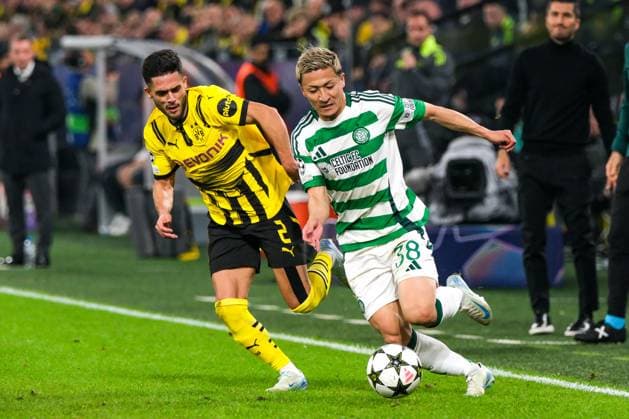Yan Couto Borussia Dortmund, 02 in duel with Daizen Maeda Celtic Glasgow, 38 , GER, Borussia Dortmund vs Celtic Glasgow, Football, Champions League, Matchday 2, Season 2024 2025, 01 10 2024 GER, Borussia Dortmund vs Celtic Glasgow, Football, Champions League, Matchday 2, Season 2024 2025, 01 10 2024 Dortmund Copyright: xEibner-Pressefoto FlorianxWieganx EP_FWD