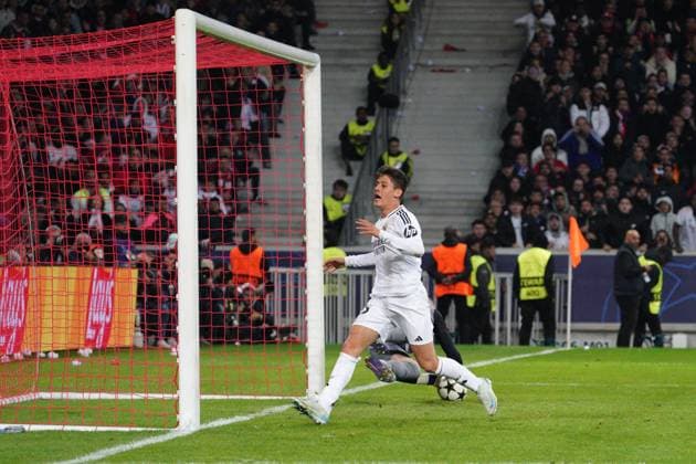 Arda Guler of Real Madrid reacts after Lucas Chevalier of Lille saves his close range header near to the end of the match Lille v Real Madrid, UEFA Champions League, Group Stage, Football, Pierre Mauroy Stadium, Lille, France, 02 Oct 2024 EDITORIAL USE ONLY No use with unauthorised audio, video, data, fixture lists, club league logos or live services. Online in-match use limited to 120 images, no video emulation. No use in betting, games or single club league player publications. Copyright: xDavexWinter Shutterstockx 14750773ct