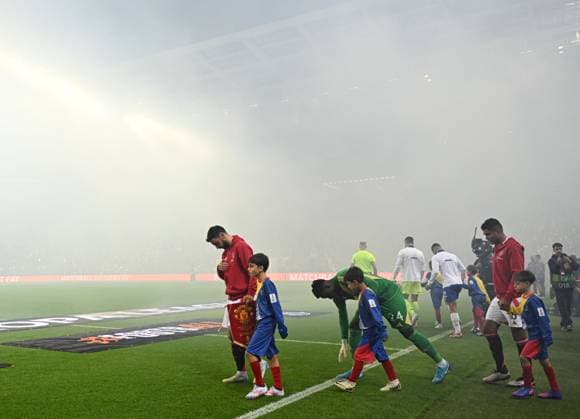 Bruno Fernandes of Manchester United, ManU walks out Porto v Manchester United, UEFA Europa League, Group Stage, Football, Estadio do Dragao, Porto, Portugal, 03 Oct 2024 EDITORIAL USE ONLY No use with unauthorised audio, video, data, fixture lists, club league logos or live services. Online in-match use limited to 120 images, no video emulation. No use in betting, games or single club league player publications. Copyright: xZedxJameson Shutterstockx 14750815bk