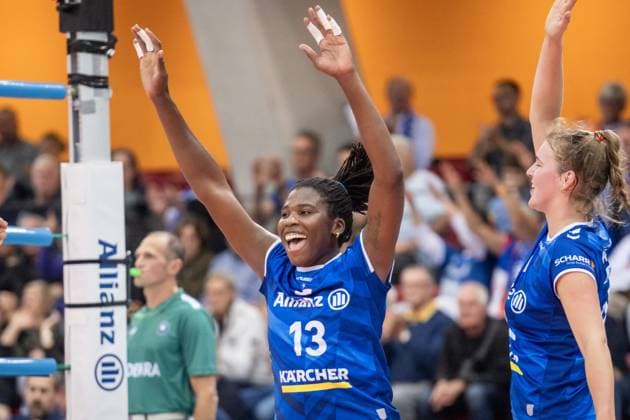 Krystal Rivers Allianz MTV Stuttgart, 13 cheers, joy GER, Allianz MTV Stuttgart vs VC Wiesbaden Volleyball Bundesliga, VBL, 2024 2025 season, 05 10 2024 GER, Allianz MTV Stuttgart vs VC Wiesbaden Volleyball Bundesliga, VBL, 2024 2025 season, 05 10 2024 Stuttgart Copyright: xSandyxDinkelackerx EP_SDR