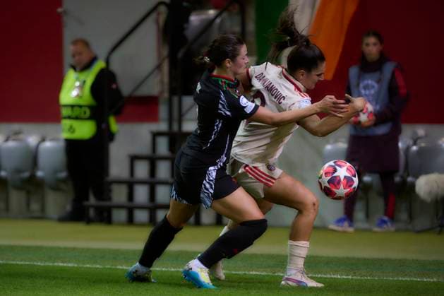 2024 25 UEFA Women™s Champions League FC Bayern Munich Women vs Arsenal WFC, Croup C, Matchday 1, Season 2024 2025, FC Bayern Munich Women vs Arsenal WFC, GER, 2024 10 09, FC Bayern Campus Munich, DAMNJANOVIÄÜ Jovana FC Bayern Munich 9 , FOX Emily Arsenal WFC 02 , sportworld Munich FC Bayern Campus Bayern Germany