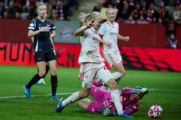 2024 25 UEFA Women™s Champions League FC Bayern Munich Women vs Arsenal WFC, Croup C, Matchday 1, Season 2024 2025, FC Bayern Munich Women vs Arsenal WFC, GER, 2024 10 09, FC Bayern Campus Munich, Goal by HARDER Pernille FC Bayern Munich 21 , ZINSBERGER Manuela Arsenal WFC 01 , sportworld Munich FC Bayern Campus Bayern Germany