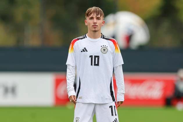 Lennart Karl Germany looks on, UEFA Under 17 Qualification Group 7, Czechia vs Germany, DFB Campus on October 15, 2024 in Frankfurt am Main, Germany Photo by Marco Steinbrenner DeFodi Images Lennart Karl Germany looks on, UEFA Under 17 Qualification Group 7, Czechia vs Germany, DFB Campus, October 15, 2024 in Frankfurt am Main, Germany Photo by Marco Steinbrenner DeFodi Images DFB DFL REGULATIONS PROHIBIT ANY USE OF PHOTOGRAPHS AS IMAGE SEQUENCES AND OR QUASI VIDEO not used in POL SRB CRO FRA GBR NED ITA USA Defodi 700 German Czech 20241015 215 Defodi-700 not used in POL SRB CRO FRA GBR NED ITA USA DFB DFL REGULATIONS PROHIBIT ANY USE OF PHOTOGRAPHS AS IMAGE SEQUENCES AND OR QUASI-VIDEO.