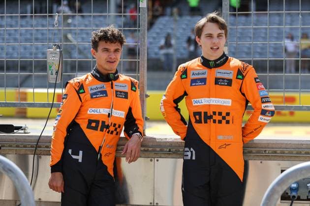 NORRIS Lando (gbr), McLaren F1 Team MCL38, PIASTRI Oscar (aus), McLaren F1 Team MCL38, portrait during the Formula 1 Pirelli United States Grand Prix 2024, 19th round of the 2024 Formula One World Championship, WM, Weltmeisterschaft from October 18 to 20, 2024 on the Circuit of the Americas, in Austin, United States of America - F1 - US GRAND PRIX 2024 DPPI Panoramic 241017_R19_USA_DP_AV3_9070